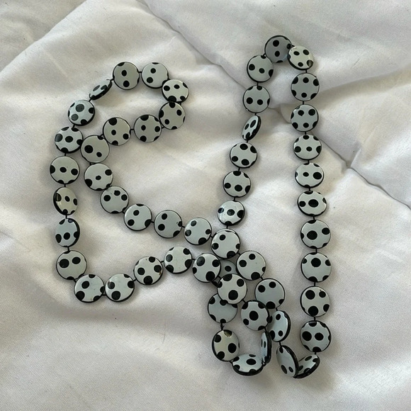 Vintage Domino/Dalmatian necklace. Black/white polka dot. 15” length, .5” discs. - Picture 4 of 7